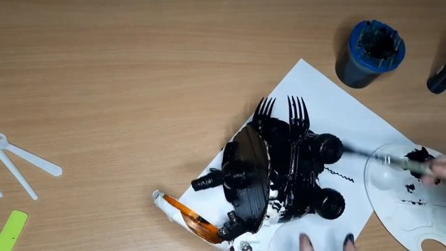 Луноход в стиле стимпанк из бросового материала.