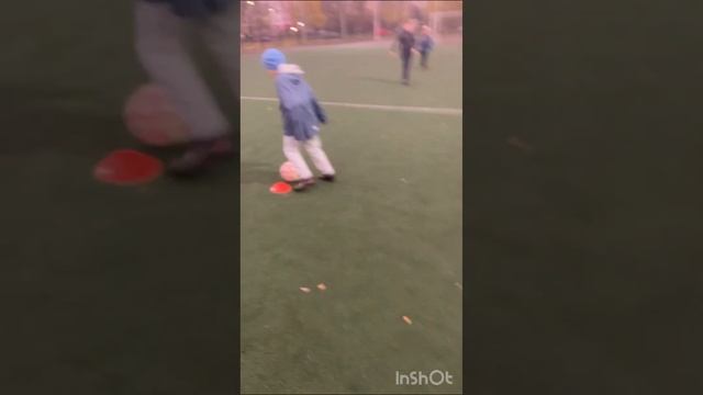 Модуль Техника. Урок 2 Ведение змейкой+1 vs 1 Часть 1 смотреть онлайн