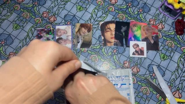 Stray Kids распаковка, зачем я это покупаю... |Unboxing K-pop смотреть онлайн