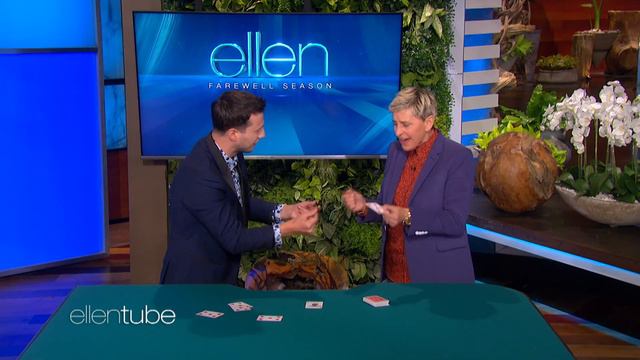 Mat Franco's Card Tricks Leave Ellen in Awe! смотреть онлайн