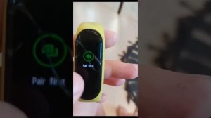 что делать если при первом включении часы mi band не подключаются