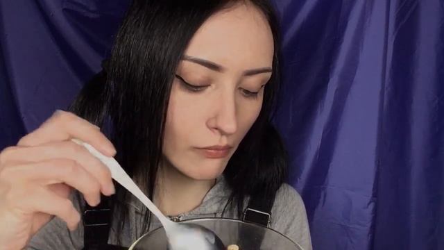 АСМР Итинг Хлопьев, Мукбанг, Хруст, Шепот??ASMR Eating Cereal, Mukbang, Crunch, Whisper смотреть онлайн
