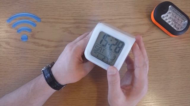 ЧАСЫ КУБИК С БУДИЛЬНИКОМ И ТЕРМОМЕТРОМ. КРАСИВО СВЕТЯТСЯ В ТЕМНОТЕ. смотреть онлайн