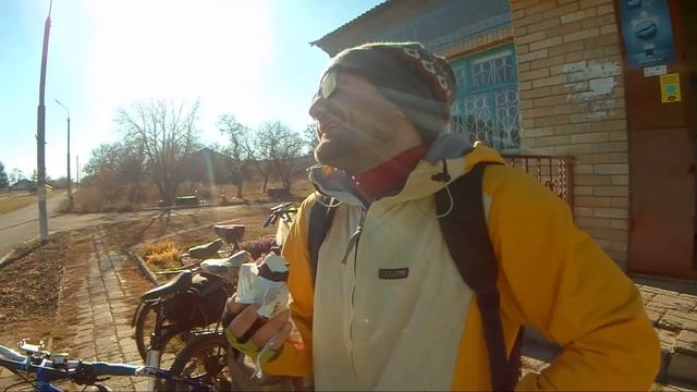 Едем на велосипедах в Волноваху на Helloween смотреть онлайн