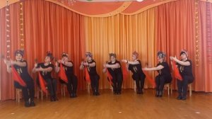 "Ложки по-взрослому".  "Я огонь,  ты вода" ? танцуют воспитатели