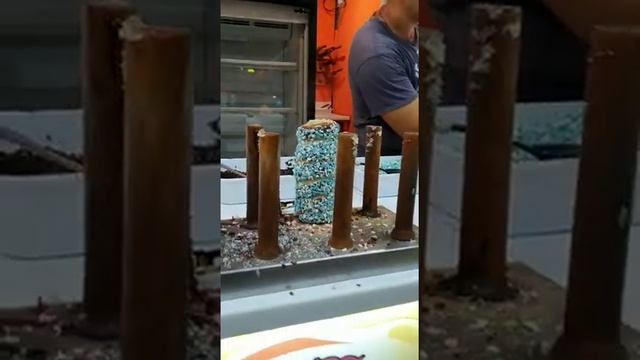 Трдельник или трдло (так же известный как шметдол) – традиционное чешское лакомство смотреть онлайн