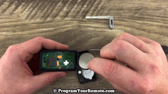 2009 - 2015 Volvo XC60 Remote Key Fob Battery Change - How To Remove Replace XC 60 Key Batteries смотреть онлайн