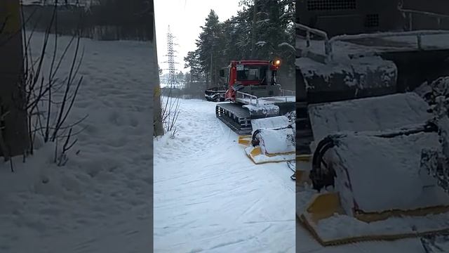 Как готовят беговую лыжню? How racing skiing route made.