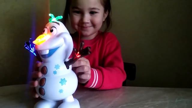 ТАНЦУЮЩИЙ СНЕГОВИК ОЛАФ/ РАСПАКОВКА ИГРУШКИ/ ХОЛОДНОЕ СЕРДЦЕ/ FROZEN 2 смотреть онлайн