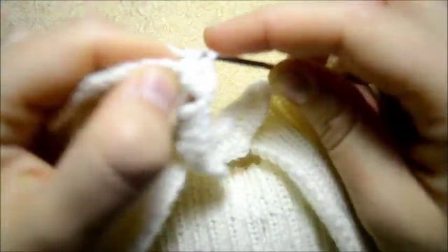 Вяжем детскую манишку смотреть онлайн