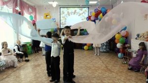 Танец на выпускном в детском саду  "Родители"