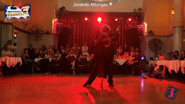 JULIAN SANCHEZ & BRUNA ESTELLITA || "Loca" смотреть онлайн
