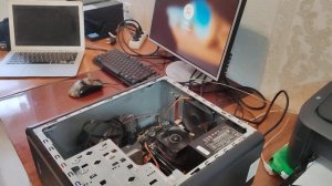 Издевается над компьютером! Что будет если вытащить оперативную память при включённом пк