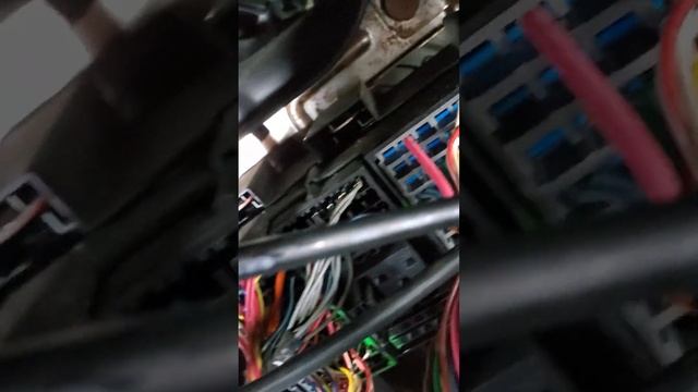 How to remove a heater core from Chevy Equinox 2006 part one смотреть онлайн