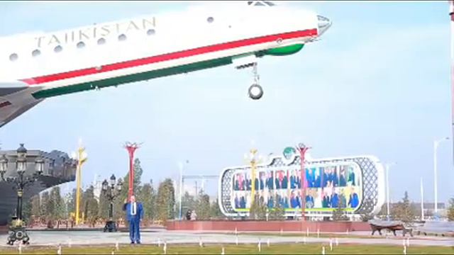 Хона меравам. Назди Модарам меравам