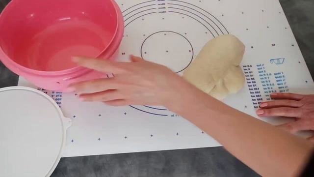 Булочки Жаворонки в замесочном блюде от Tupperware смотреть онлайн
