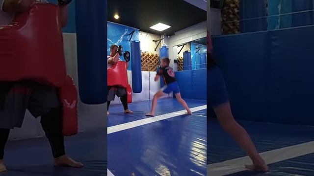 Отработка ударов , в СКЕ "Легион" г. Энгельс. смотреть онлайн