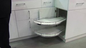 Выдвижные полки в угловой шкаф правый