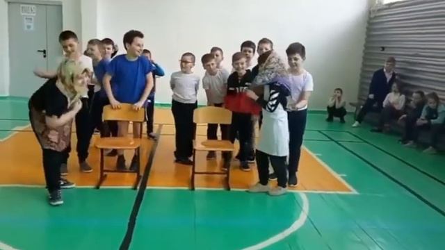 Конкурсно-игровая программа "Бравые солдаты" смотреть онлайн