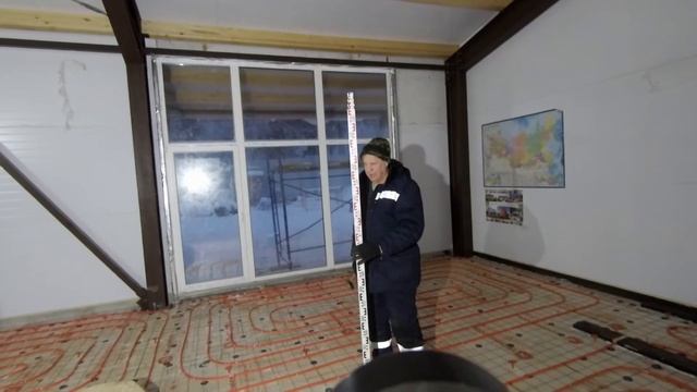 Стяжка пола по маякам // Установка маяков поверх утеплителя // Стяжка пола своими руками смотреть онлайн