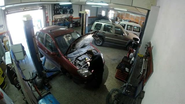 Cambio de motor a una Renault Scenic смотреть онлайн