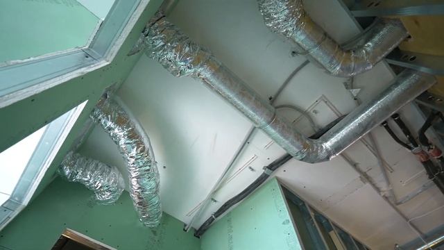 Как сделать скрытый плинтус с подсветкой, теневой зазор и «тёплую» стену. ЖК Shome