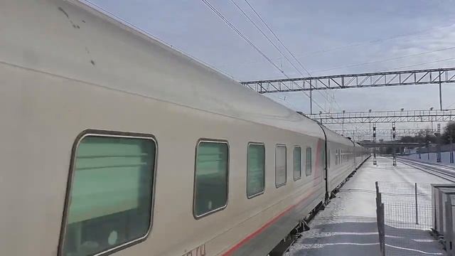 Электровоз ЭП2К-214 (ТЧЭ-8) со скорым поездом №172С/171С Адлер - Санкт-Петербург.