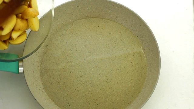 Жареная картошка с сосисками — видео рецепт смотреть онлайн
