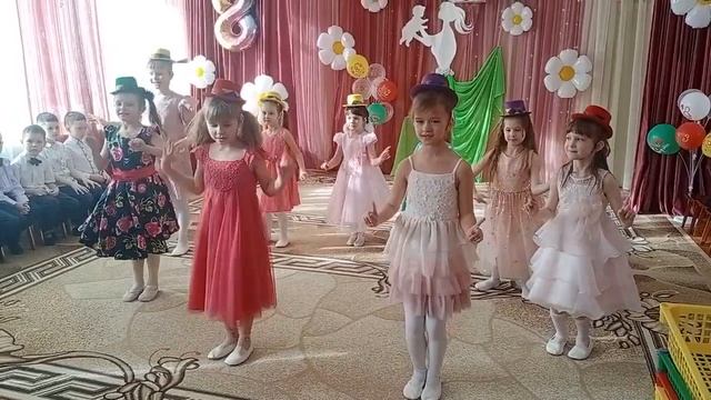 Танец девочек «Модница», музыкальный руководитель Финогенова Н.Г. смотреть онлайн