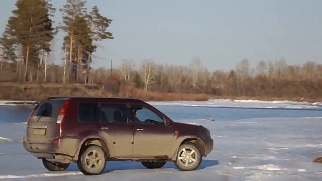 Дрифт по льду! смотреть онлайн