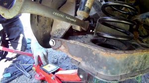 Замена отбойников задних амортизаторов VW TIGUAN