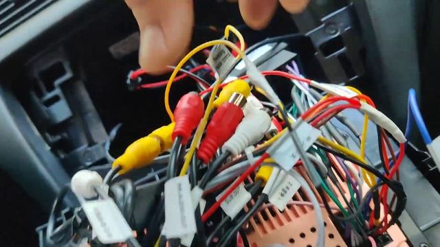 Установка дополнительного зарядного устройства в авто. смотреть онлайн