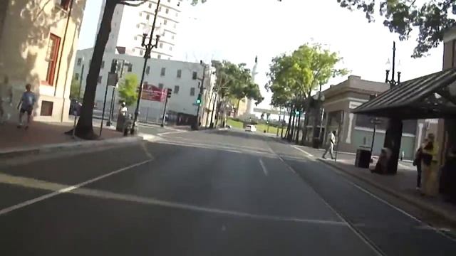 Conhecendo New Orleans de Scooter Buddy 50cc Rosa! - video 4 de 8 смотреть онлайн