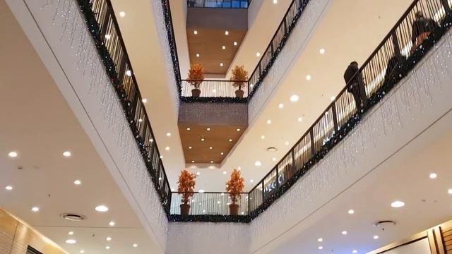 В торговом центре - ЦЕНЫ на детские вещи / комната МАМЫ И РЕБЕНКА / ИЗМИР ТУРЦИЯ смотреть онлайн