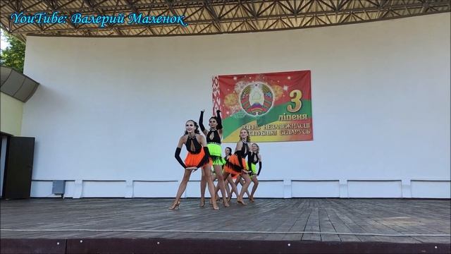 Воскресные красотки танцуют на сцене! смотреть онлайн