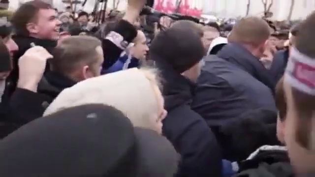 Яценюк ,-Арсений Петрович,возьмите морковку как символ власти смотреть онлайн