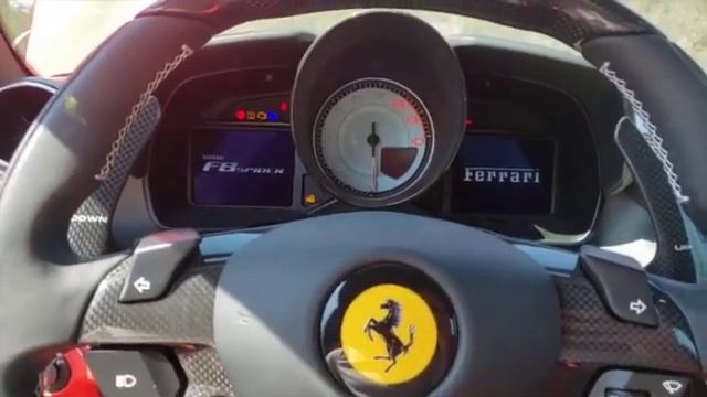 2021 Ferrari F8 Spider смотреть онлайн