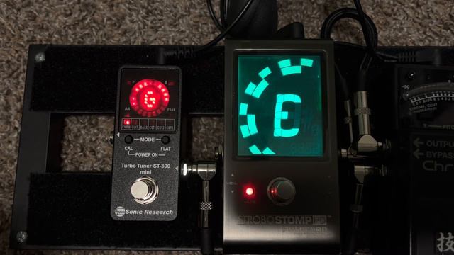Turbo Tuner ST-300 mini vs Peterson Strobostomp HD смотреть онлайн