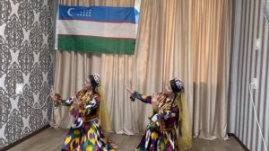 «Наманганнинг олмаси» - «Наманганские яблочки» исполняют ученицы хореографической школы Узбекистана