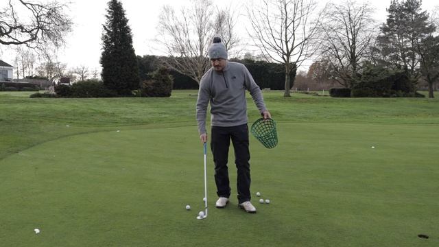 HOW TO FLICK YOUR GOLF BALL UP LIKE A PROFESSIONAL смотреть онлайн