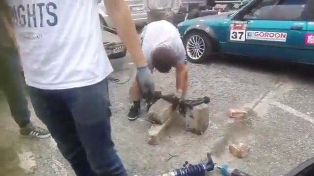 A wahacze na torze prostuje się tak... :) смотреть онлайн