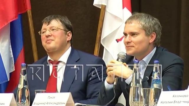 Бабушки с частушками задали мэру музыкальный вопрос на встрече с жителями. смотреть онлайн