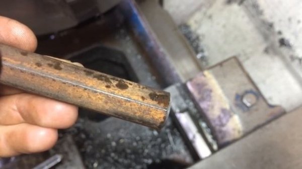 Как нарезать шпильку не повредив резьбу