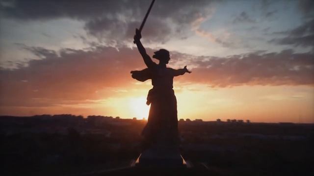 О, Русь православная , плачь по сынам (парад 7 ноября 1941) смотреть онлайн