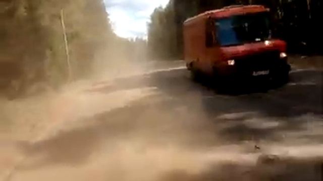 Дорога между Окуловкой и Кулотино смотреть онлайн