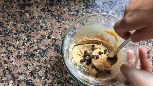 Готовим в микроволновой печи.Рассыпчатое Печенье с шоколадными капельками. смотреть онлайн