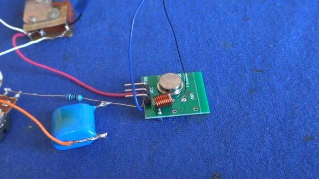 Как работает ЦИФРОВОЙ РАДИОПЕРЕДАТЧИК "FS1000A" и как его перевести в АНАЛОГОВЫЙ РЕЖИМ смотреть онлайн