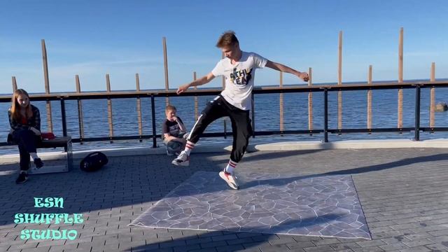 21.06.2021 Крышесносный танец от Мартина ESN SHUFFLE STUDIO смотреть онлайн