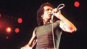Bon Scott's FIRST Performance with AC/DC