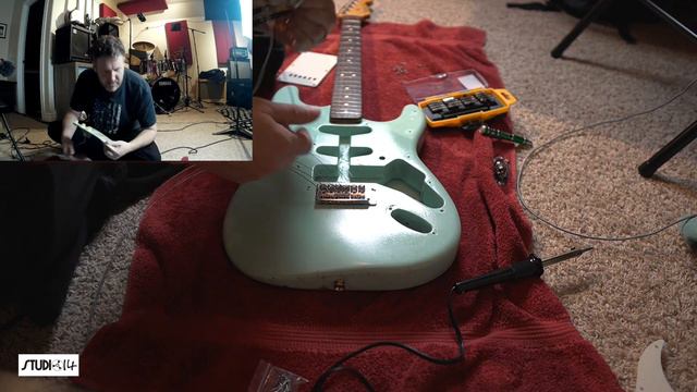 How To Change A Pickguard On A MIM Strat - Mint Green with Wilkinson Pickups смотреть онлайн